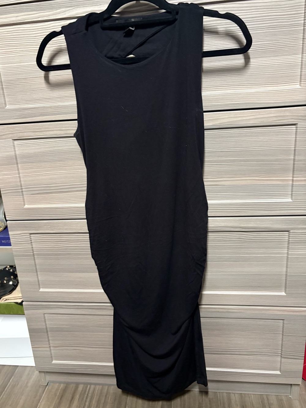 A Pea in the Pod Sleeveless Maternity Black Midi Dress